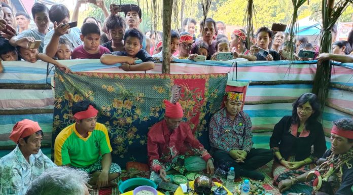 Samuel Apresiasi Masyarakat Angan Tembawang Terus Lestarikan Ritual Adat Notokng