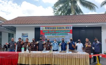 Kejari Landak Musnahkan Barang Bukti Yang Telah Inkracht, Ini Daftar Perkaranya