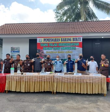 Kejari Landak Musnahkan Barang Bukti Yang Telah Inkracht, Ini Daftar Perkaranya