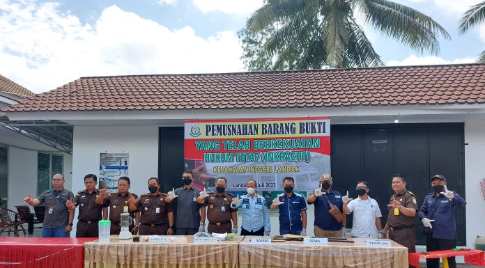 Kejari Landak Musnahkan Barang Bukti Yang Telah Inkracht, Ini Daftar Perkaranya