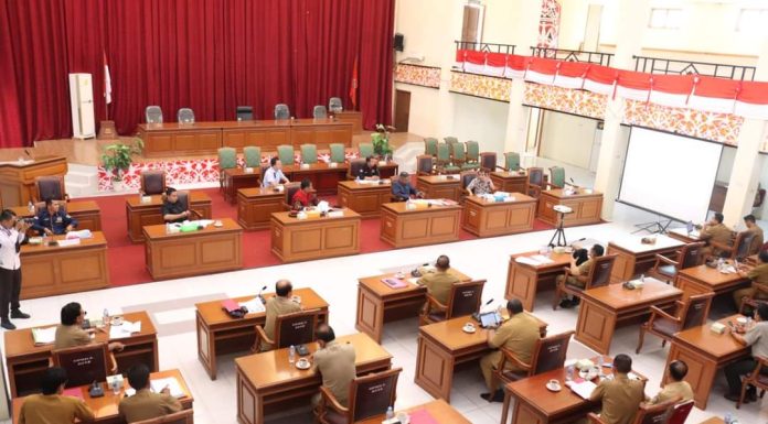 Badan Anggaran DPRD Gelar Rapat Kerja Bersama TAPD Landak Bahas Rancangan KUA dan PPAS APBD 2024