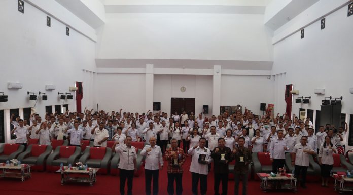 Samuel Buka Workshop Evaluasi Pengelolaan Keuangan dan Pembangunan Desa