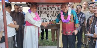 Samuel Resmikan Gereja Katolik ST. Benekditus Stasi Dunan Paroki ST. Yohanes Pemandi Pahuman