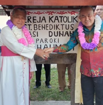 Samuel Resmikan Gereja Katolik ST. Benekditus Stasi Dunan Paroki ST. Yohanes Pemandi Pahuman