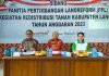 Samuel Buka Sidang Panitia Pertimbangan Landreform Redistribusi Tanah Kabupaten Landak