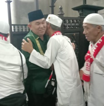 Jemaah Haji Asal Landak Tiba Dengan Selamat, Samuel : Semoga Menjadi Haji dan Hajjah Yang Mabrur