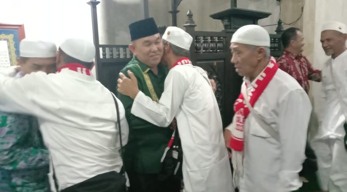 Jemaah Haji Asal Landak Tiba Dengan Selamat, Samuel : Semoga Menjadi Haji dan Hajjah Yang Mabrur