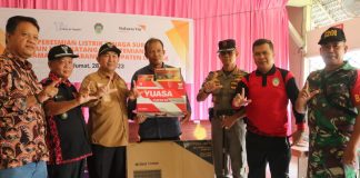 73 Rumah Warga di Dusun Mengkatang Terima Bantuan Listrik Tenaga Surya