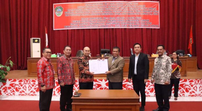 DPRD Landak Gelar Dua Agenda Sidang Paripurna Bahas Kesepakatan KUA PPAS APBD 2024 Hingga Penyampaian Rancangan Perubahan KUA PPAS ABPD 2023