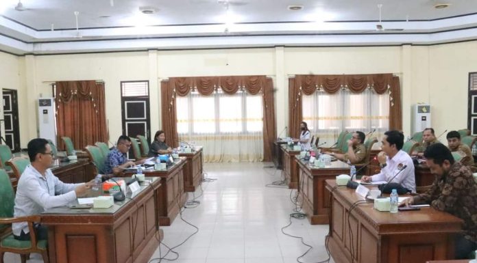 Bahas Anggaran Pilkada 2024, Komisi A DPRD Landak Gelar Rapat Bersama Mitra Kerja