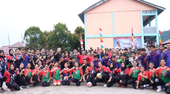 38 Tim Berlaga Dalam Turnamen Bola Voli Smanda Cup