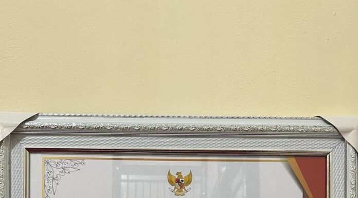 Selamat, Pemkab Landak Raih Penghargaan Capaian Target Realisasi Penanaman Modal Melebihi 100 Persen dan RPJMD Provinsi Kalbar Tahun 2022
