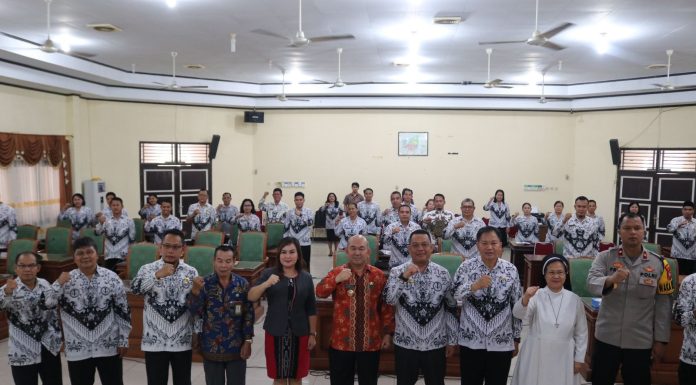 Samuel Harapkan Guru Jadi Garda Terdepan Pembangunan Pendidikan