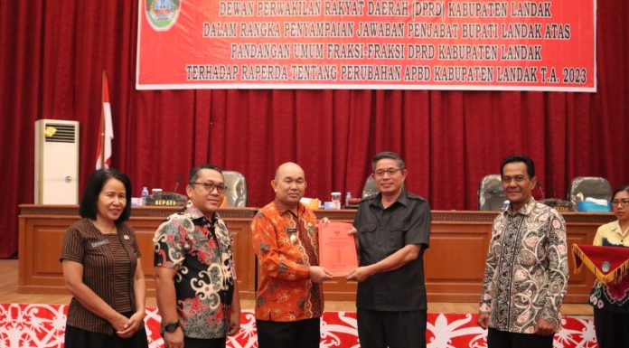 Pj. Bupati Landak Jawab Pandangan Umum Fraksi DPRD Terhadap Raperda Perubahan APBD 2023