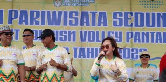 Margareta Hadiri Pembukaan Sport Tourism Volley Pantai se Kalbar di Ketapang