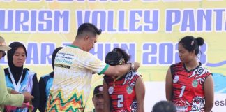 Membanggakan, Tim Voli Putri Landak Sabet Juara 1 Open Tournament Bola Voli Pantai se Kalbar