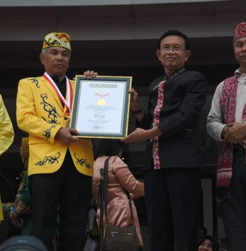 Libatkan 6.311 Penari, Tarian Kolosal Puteri Junjung Buih dan Ketupat Colet Terbanyak Berhasil Pecahkan Rekor MURI