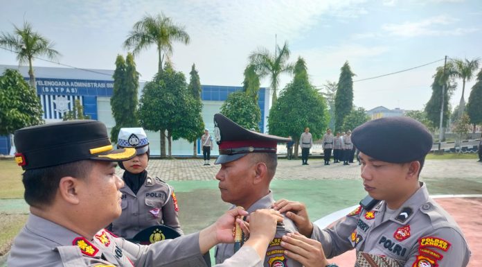 Mengabdi 37 Tahun Satu Anggota Polres Landak Naik Pangkat