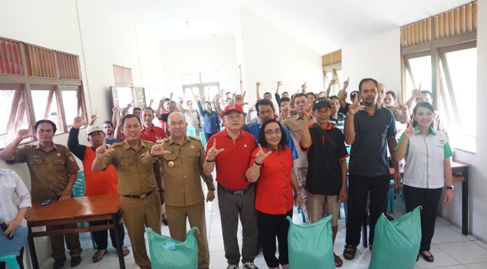 7.850 Ton Bantuan Benih Bagi Kelompok Tani Tiga Kecamatan, Karolin : Petani Harus Ikuti Perkembangan Zaman