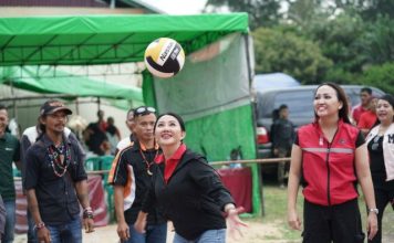 Karolin Buka Turnamen Kades Cup Mandor 2023