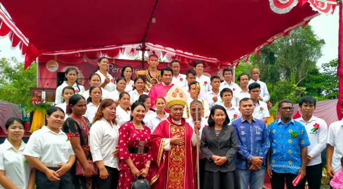Uskup Agung Pontianak Apresiasi Pembangunan Manusia dan Keagamaan Landak Saat Bupati Karolin