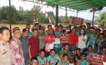Heri Saman Sebut Perlombaan Dayung Sampan Bidar Raiyder Cup Akan Jadi Agenda Rutin