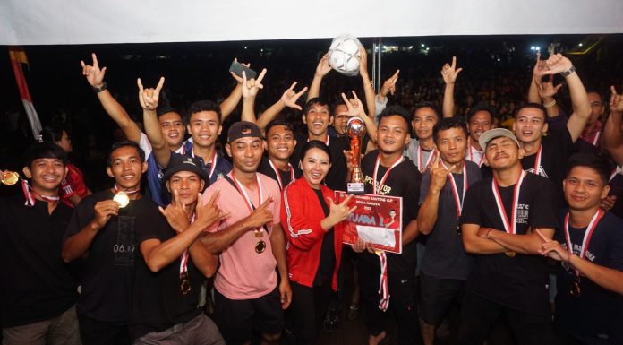 Karolin Tutup Turnamen Banteng Cup Binua Nahaya