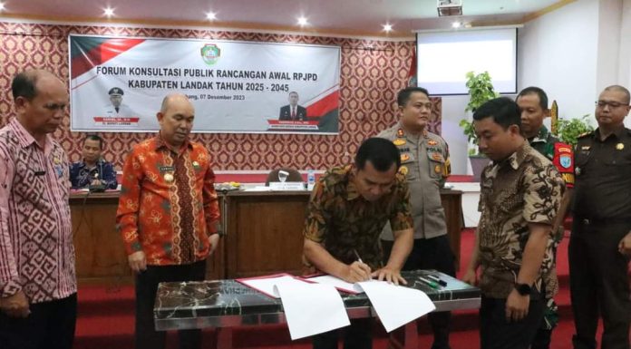 Dewan Landak Harapkan RPJPD Landak Tahun 2025-2045 Berpihak Pada Masyarakat Kurang Mampu