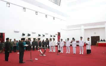Lantik PAW Enam Kepala Desa, Samuel : Kedes Harus Mampu Kelola Keuangan Desa Secara Baik