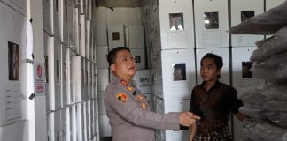 Kapolres Cek Gudang Logistik KPU Landak