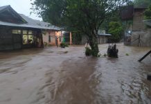 Banjir Bandang Rendam Sejumlah Rumah Warga di Jelimpo