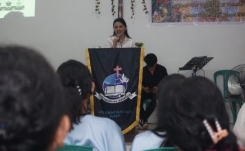 Karolin Hadiri Natal GPII Jemaat Bukit Sion Manur
