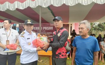 Operasi Pasar Murah di Jelimpo Perpaket Tidak Sampai Seratus Ribu Masyarakat Bisa Bawa Pulang Beberapa Jenis Sembako