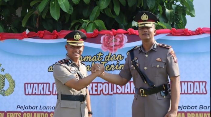 Waka Polres Landak Berganti