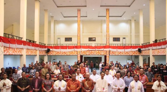 Heri Saman Hadiri Perayaan Natal Departemen Pria Profesional dan Keluarga GPPIK Se Kalimantan Barat