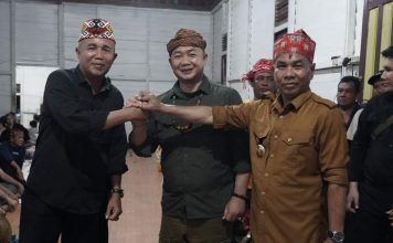 Bupati Ketapang Hadiri Pemberian Gelar Adat dan Kehormatan Berbagai Etnis di Serangkah