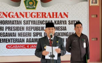44 ASN Kemenag Pemkab Landak Terima Penganugrahan Tanda Kehormatan Satyalencana Karya Satya Dari Presiden RI