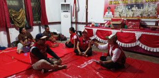 PMI Landak Turunkan Anggota Bantu Korban Banjir
