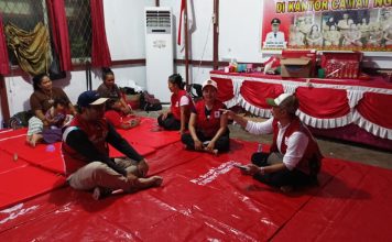 PMI Landak Turunkan Anggota Bantu Korban Banjir