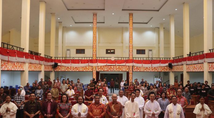 Samuel Hadiri Natal Bersama ISKA dan DAD Landak