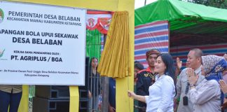 Bupati Ketapang Resmikan Lapangan Sepak Bola Upui Sekawak Belaban