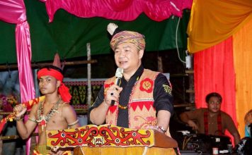 Sekda Ketapang Tutup Gawai Adat Bejujokng XIII Desa Gema