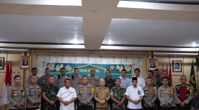 Heri Saman Hadiri Halal Bihalal Polres Landak
