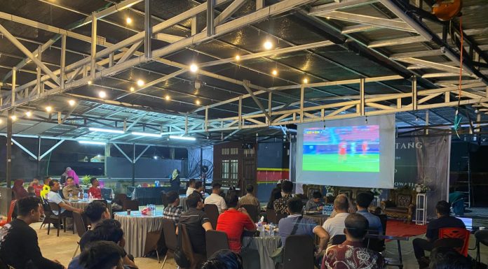 Gelar Nonton Bareng, Kapolres Landak Apresiasi Semangat Garuda Muda Bertanding