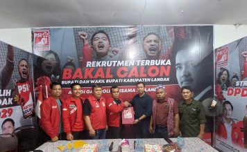 Yulius Aho Bacalon Bupati Landak Terakhir Serahkan Berkas Pendaftaran ke PSI