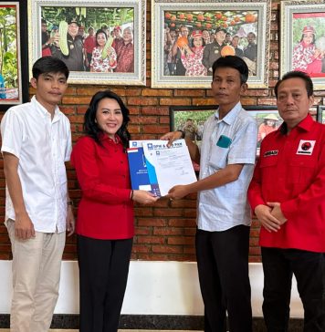 PAN Beri Rekom Karolin Maju Bacalon Bupati Landak