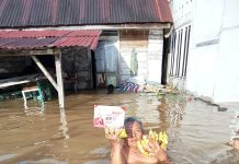 100 Dus Bantuan Makan Siap Saji, Dibagikan ACTB Heri Saman Kepada Korban Banjir