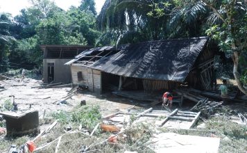 Dua Unit Rumah Warga di Tebedak Rusak Parah Diterjang Banjir, Korban Harapkan Bantuan Pemerintah