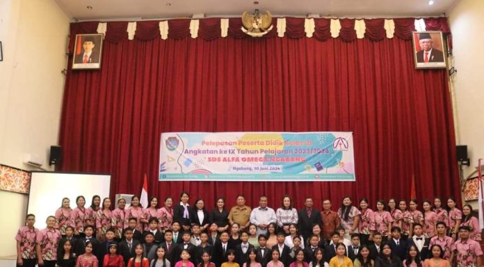 Heri Saman Hadiri Pelepasan Siswa Kelas VI SDS Alfa Omega Angkatan Ke – IX