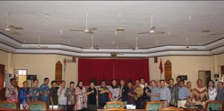 DPRD Kota Singkawang Kunjungi DPRD Landak, Bahas Relokasi PKL Hingga Pemberlakuan KIP Bagi Peserta Didik